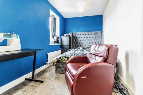 13 Oregon Close, Manchester, M13 9SF