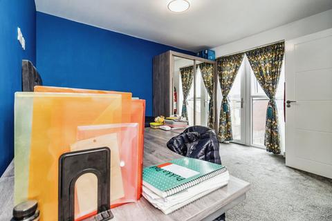 13 Oregon Close, Manchester, M13 9SF