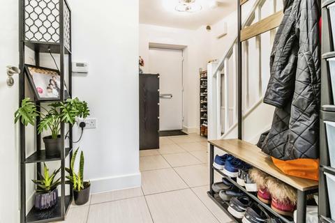 13 Oregon Close, Manchester, M13 9SF