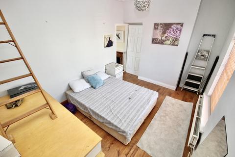 3 Lovaine Street, Middlesbrough, TS1 4EP
