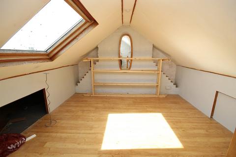 3 Lovaine Street, Middlesbrough, TS1 4EP