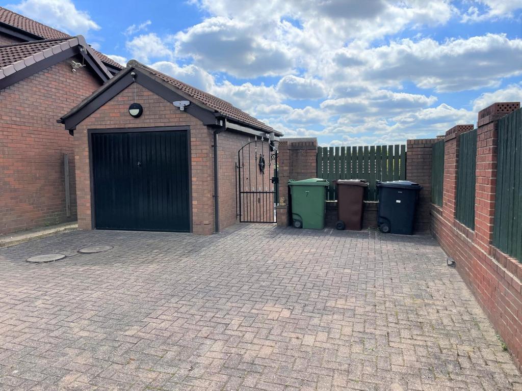 Garage &amp; Parking