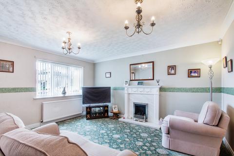 7 Broadcroft Drive, Tingley, Wakefield, WF3 1TX
