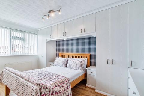 7 Broadcroft Drive, Tingley, Wakefield, WF3 1TX