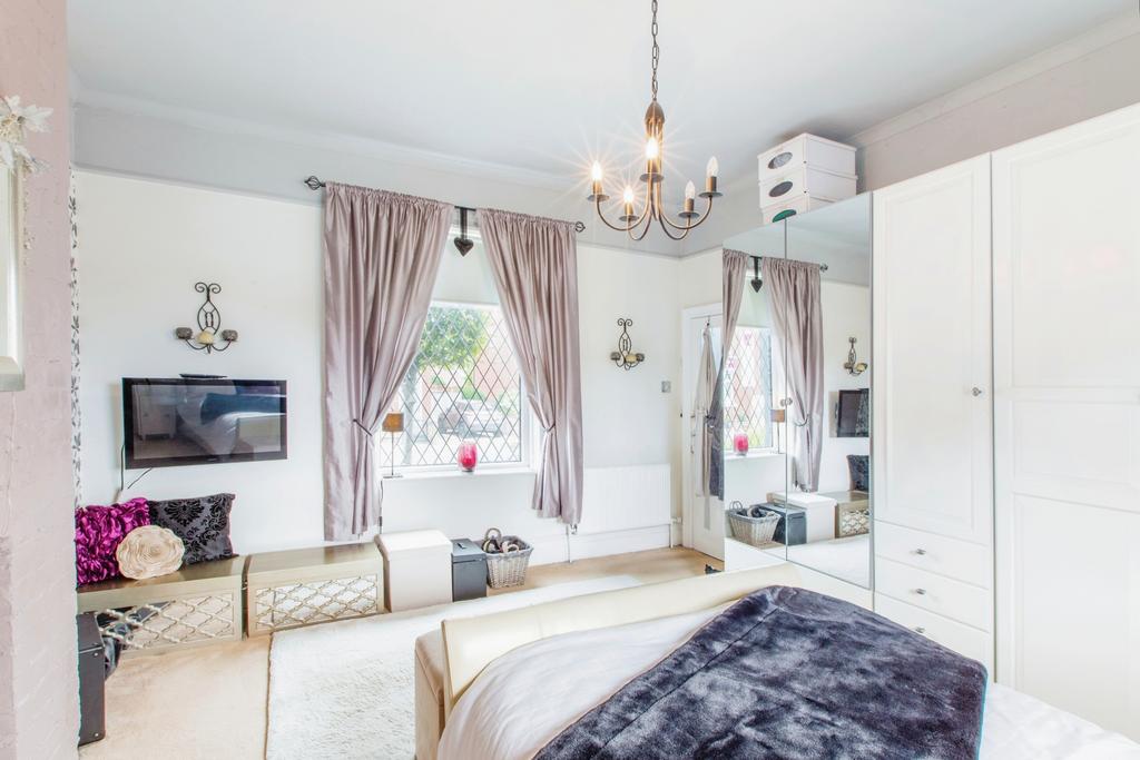 Living/Bed Room