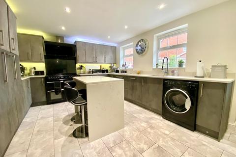 10 Birchall Close, Stapeley, Nantwich, CW5 7SQ