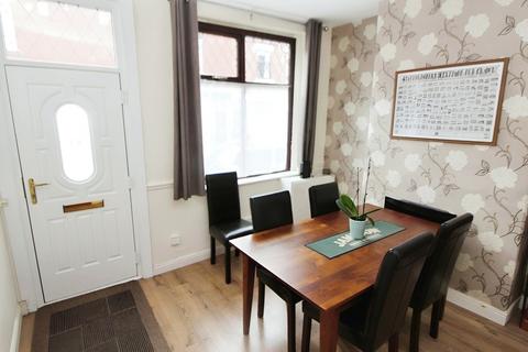 2 bedroom terraced house to rent, Clare Street, Stoke-On-Trent ST4
