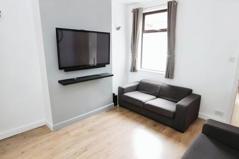 2 bedroom terraced house to rent, Clare Street, Stoke-On-Trent ST4