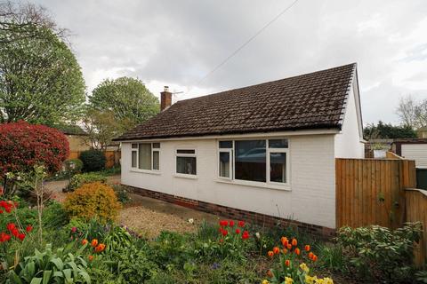 3 bedroom bungalow for sale, Goring Park Avenue, West Yorkshire WF5