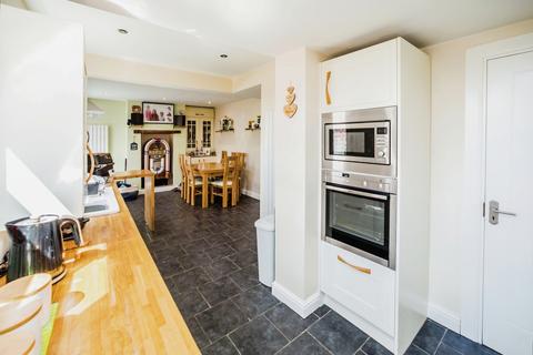 3 bedroom semi-detached house for sale, Bywell Road, West Yorkshire WF12