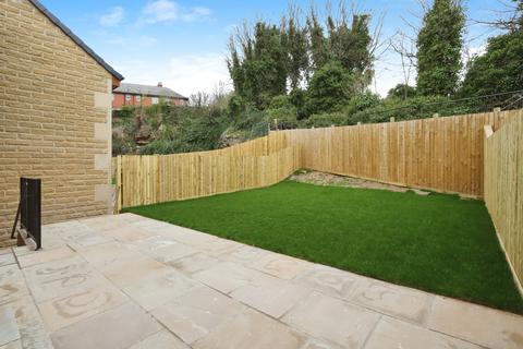 4 bedroom detached house for sale, Emley View, Ossett Lane, Earlesheaton. Dewsbury. WF12