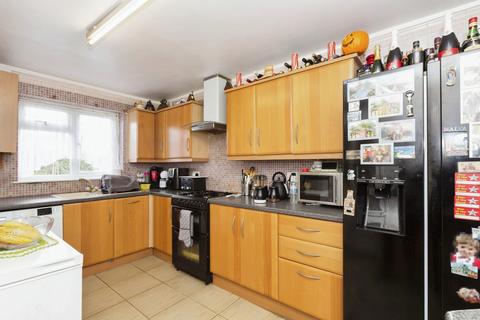 52 Exning Road, London, E16 4ND