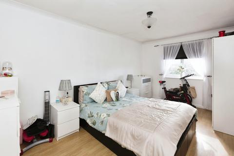 52 Exning Road, London, E16 4ND