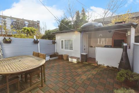 52 Exning Road, London, E16 4ND