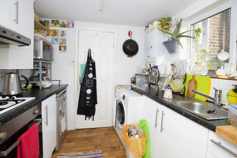 2 bedroom apartment for sale, Albert Square, London E15