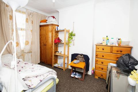 12a Albert Square, London, E15 1HH