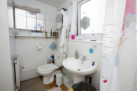 12a Albert Square, London, E15 1HH