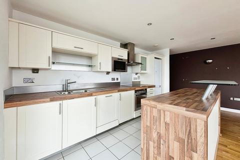 3 bedroom apartment for sale, Western Gateway, London E16