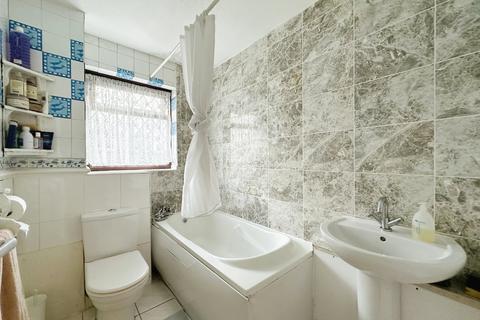 38 Beardsfield, London, E13 0LD