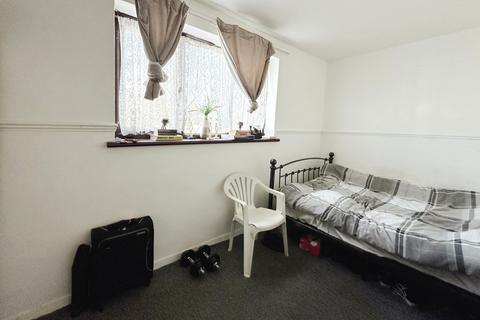 38 Beardsfield, London, E13 0LD