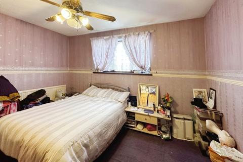 38 Beardsfield, London, E13 0LD