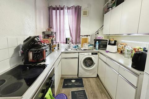 3 bedroom maisonette for sale, Ling Road, London E16