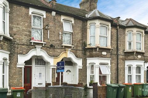 3 bedroom maisonette for sale, Ling Road, London E16