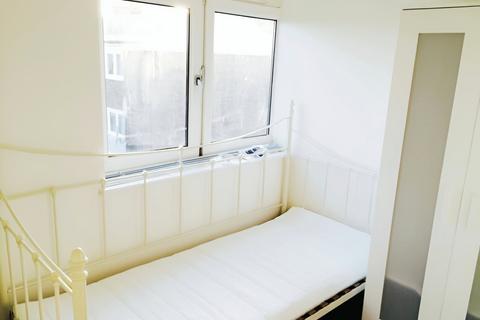 21 Rawstone Walk, London, E13 0HZ