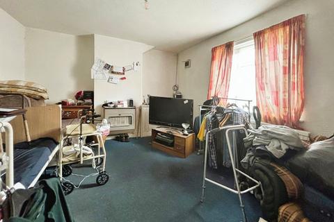 33 Westport Road, London, E13 8NW