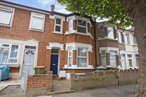 4 bedroom terraced house to rent, Poulett Road, London E6