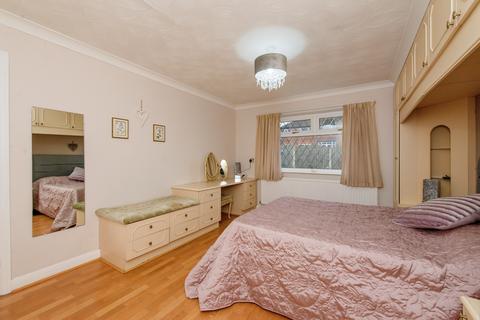 1 Tall Trees Drive, Featherstone, Pontefract, WF7 6BP