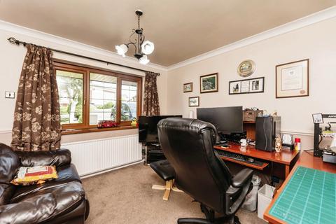 7 Balmoral Close, Pontefract, WF8 4LF
