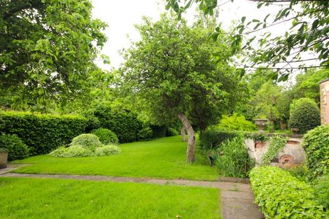 4 bedroom bungalow for sale, Green Lane, West Yorkshire WF8