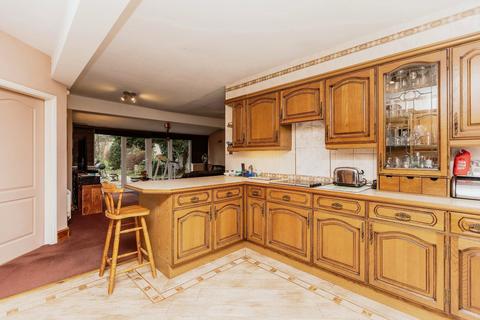 4 bedroom bungalow for sale, Green Lane, West Yorkshire WF8