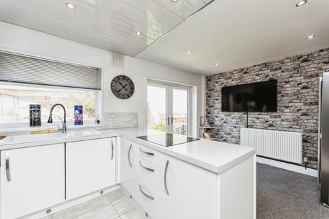 4 Katrina Grove, Featherstone, Pontefract, WF7 5LW