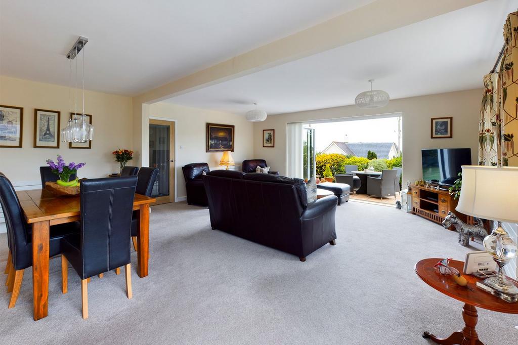 Living / Dining Room