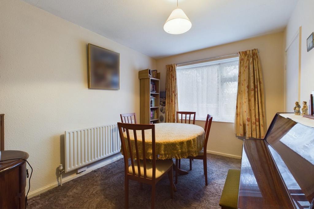 Bedroom/Dining Room