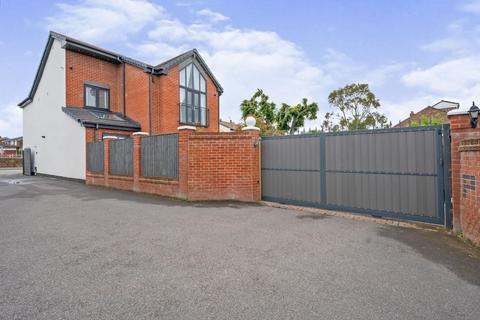 5 bedroom detached house for sale, Warrington Road, Prescot L35