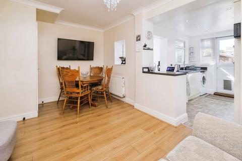9 Chatsworth Road, Rainhill, Prescot, L35 8LE