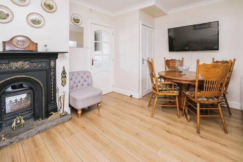 9 Chatsworth Road, Rainhill, Prescot, L35 8LE