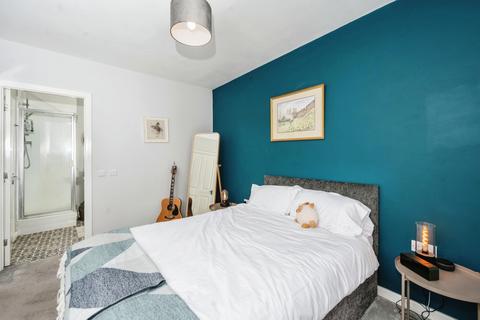 2 bedroom apartment for sale, Bridge Road, Merseyside L34