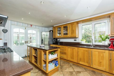 4 bedroom detached house for sale, Kingsmuir Avenue, Preston PR2