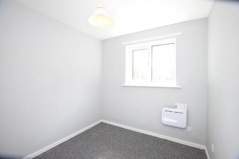 2 bedroom terraced house to rent, Golf View, Preston PR2