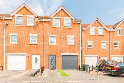 4 bedroom end of terrace house for sale, School Road, Great Yarmouth