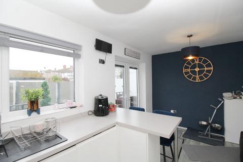 1 Cae Uchaf, Rhyl, LL18 3TS