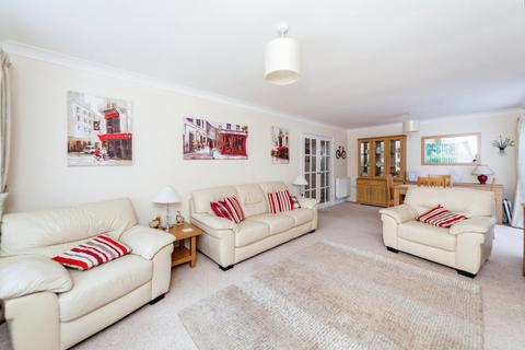 8 Garth Morfa, Kinmel Bay, Rhyl, LL18 5DX