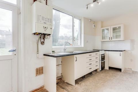 1 Manor Farm Drive, Leeds, LS10 3RE