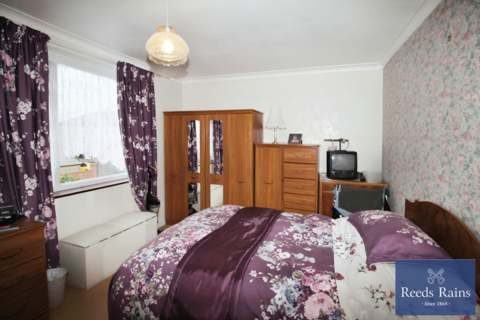 2 bedroom semi-detached house for sale, Knightscroft Drive, Leeds LS26