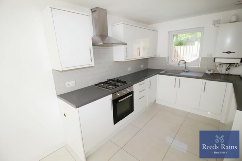 3 bedroom end of terrace house for sale, Northfield Place, Leeds LS26