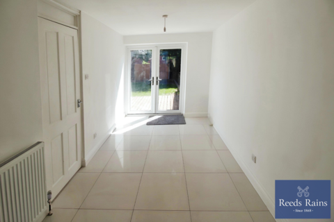 3 bedroom end of terrace house for sale, Northfield Place, Leeds LS26